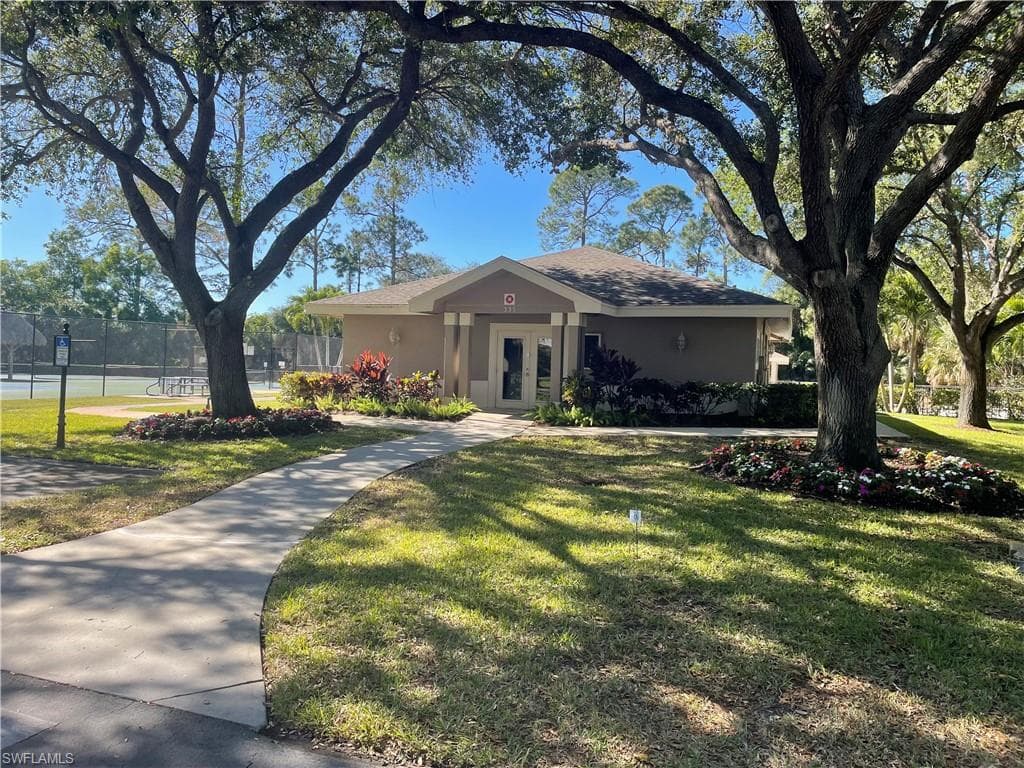 926 Marble Dr, Naples, FL 34104-25