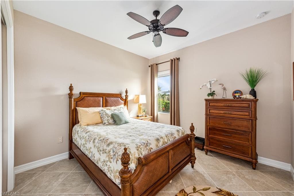 2280 Somerset Pl, Naples, FL 34120-17