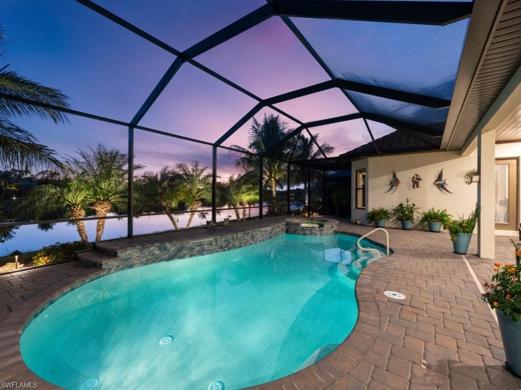 2280 Somerset Pl, Naples, FL 34120-29