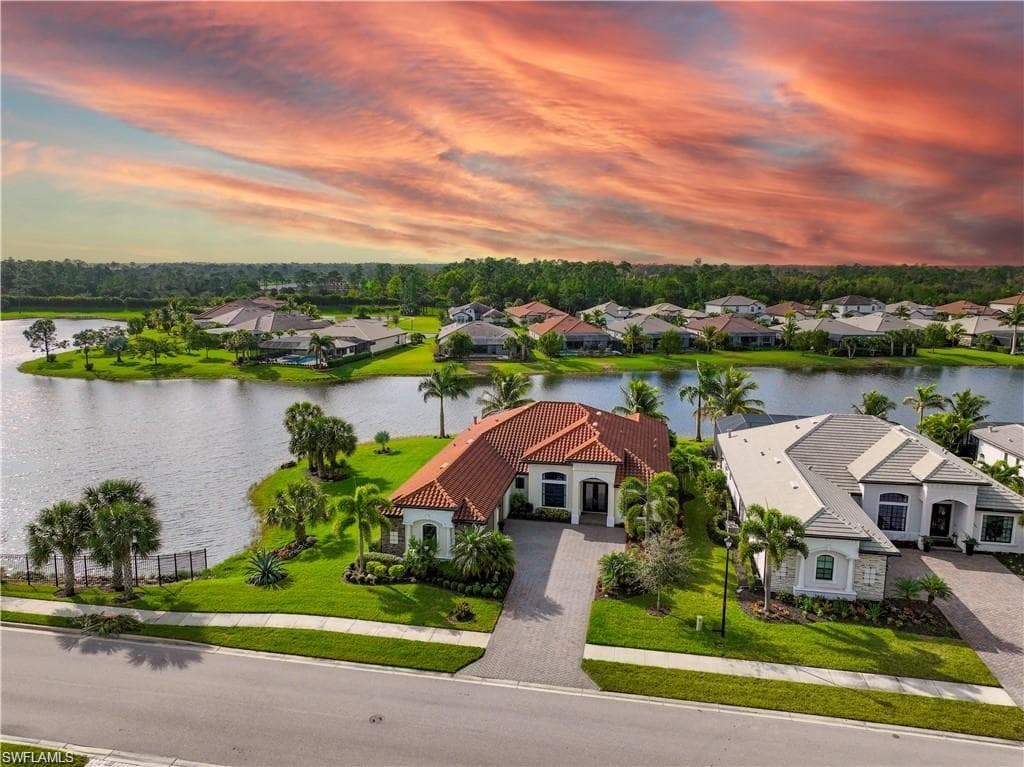 2280 Somerset Pl, Naples, FL 34120-35