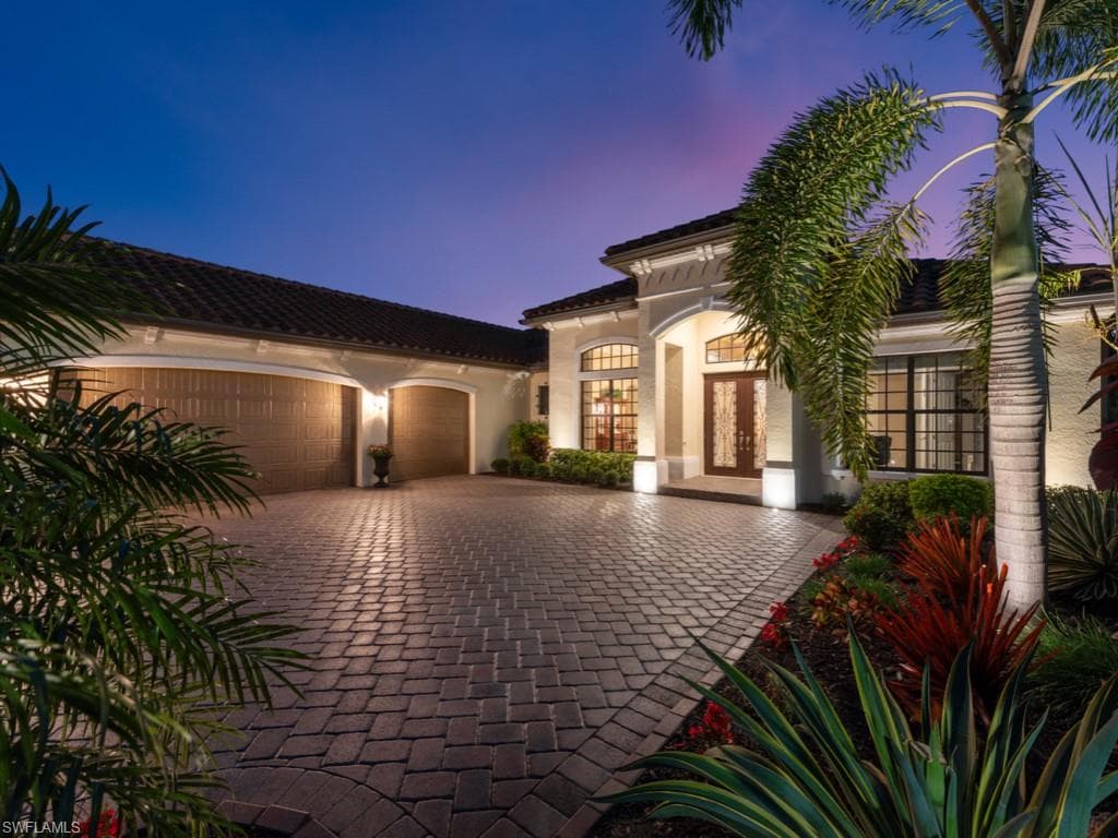 2280 Somerset Pl, Naples, FL 34120-3