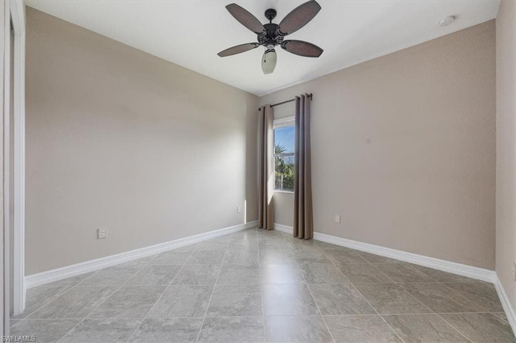 2280 Somerset Pl, Naples, FL 34120-46