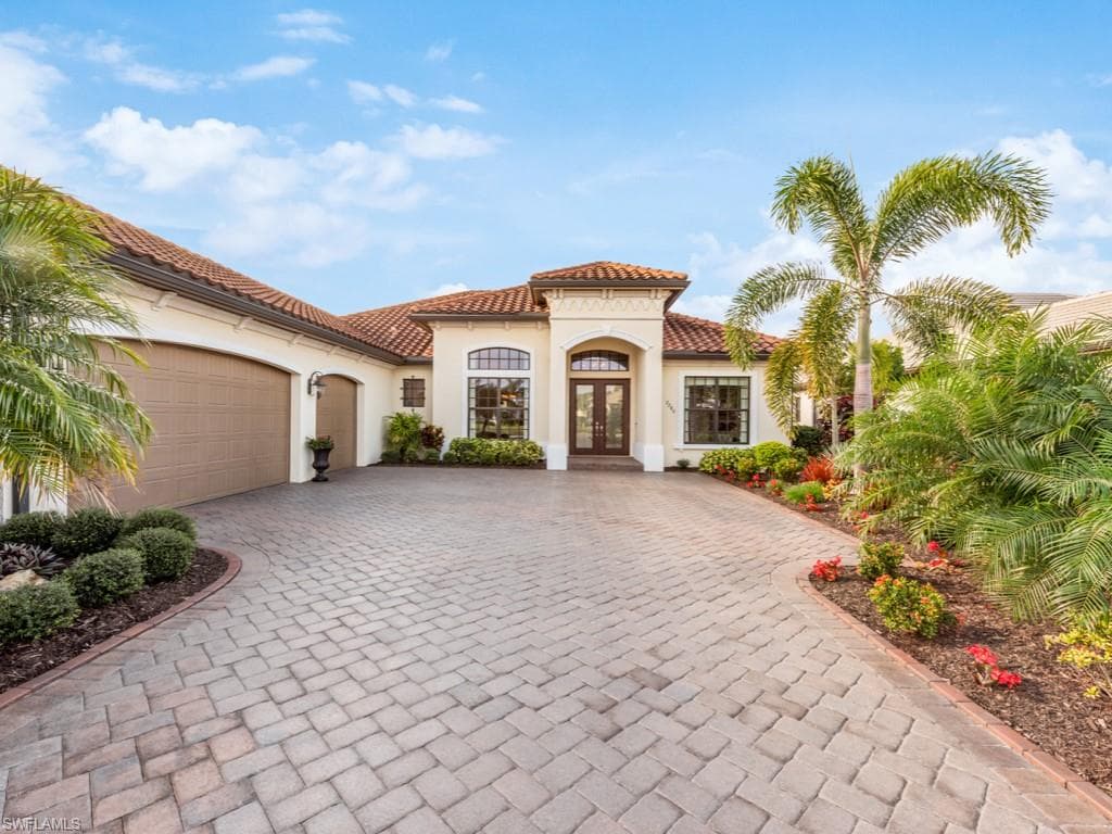 2280 Somerset Pl, Naples, FL 34120-4