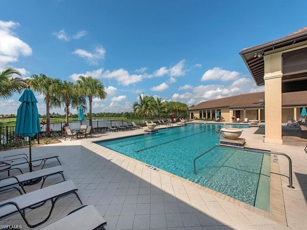 2280 Somerset Pl, Naples, FL 34120-49