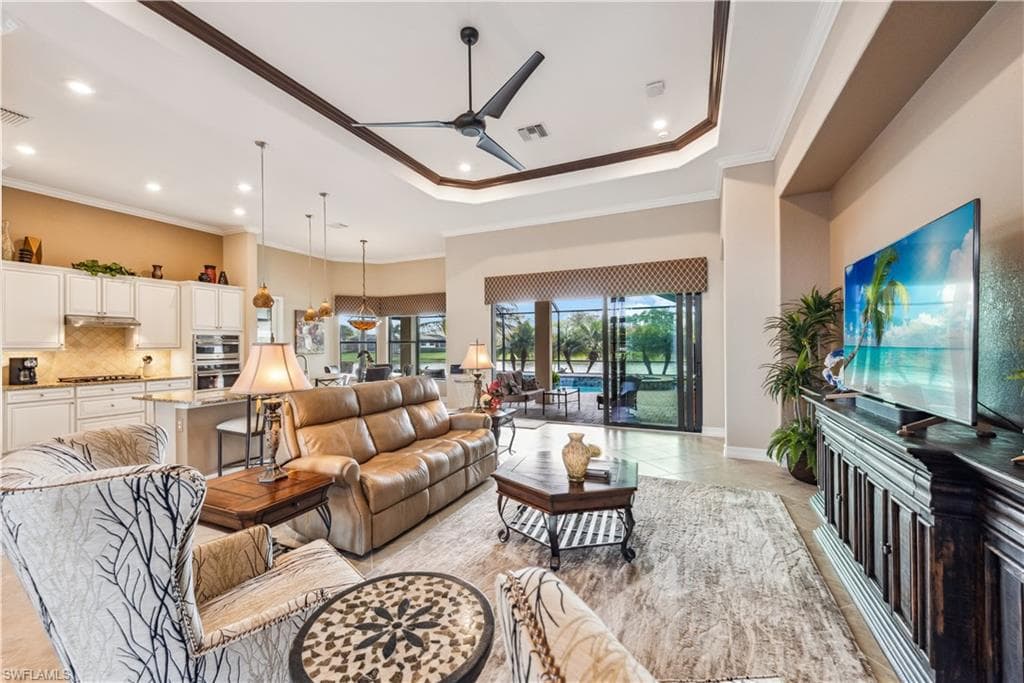 2280 Somerset Pl, Naples, FL 34120-6