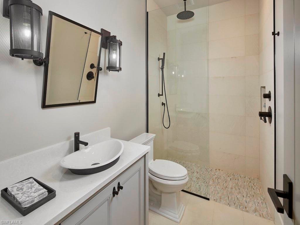 4216 Crayton Rd, Naples, FL 34103-18