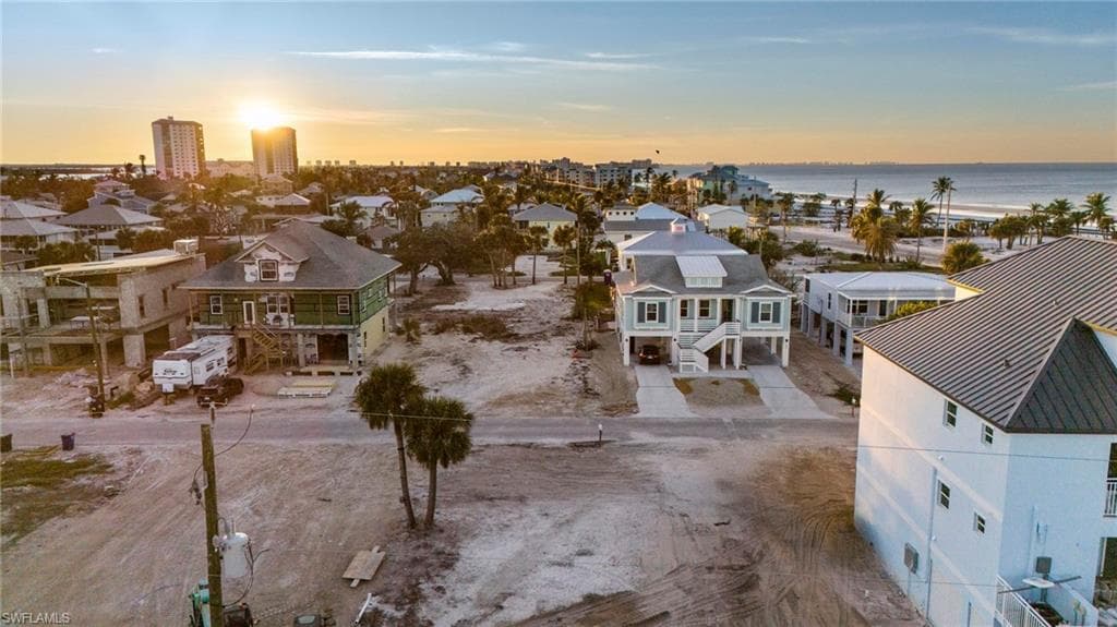 131 Hibiscus Dr, Fort Myers Beach, FL 33931-10