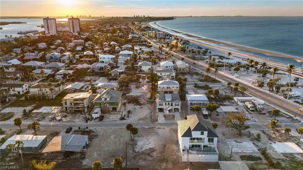 131 Hibiscus Dr, Fort Myers Beach, FL 33931-14