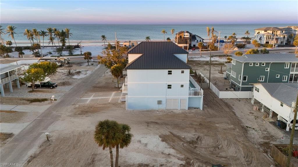 131 Hibiscus Dr, Fort Myers Beach, FL 33931-4