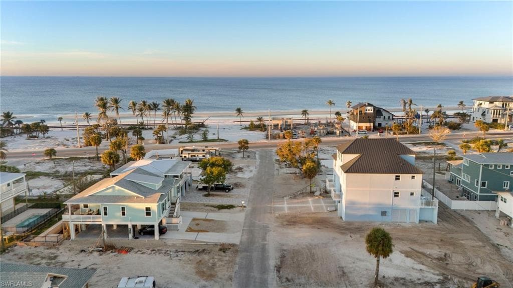 131 Hibiscus Dr, Fort Myers Beach, FL 33931-6