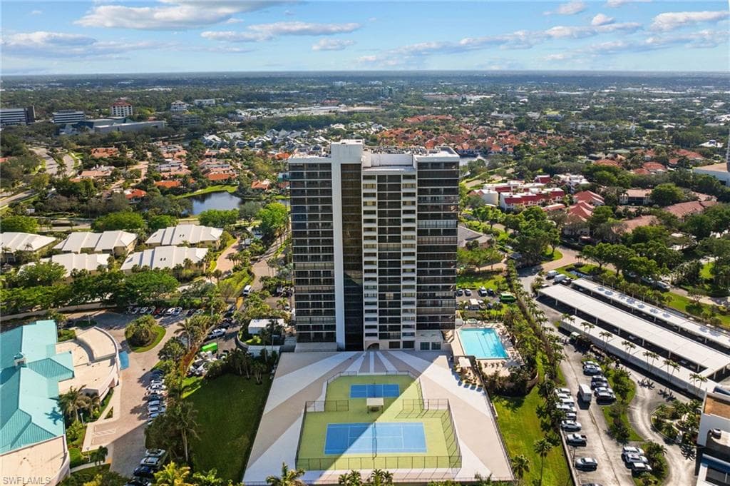 5601 Turtle Bay Dr 402, Naples, FL 34108-34