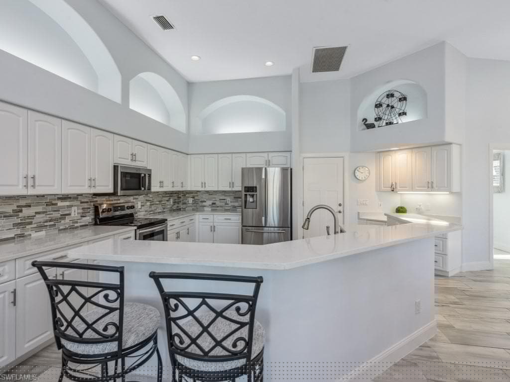 160 Seas Ct, Marco Island, FL 34145-9