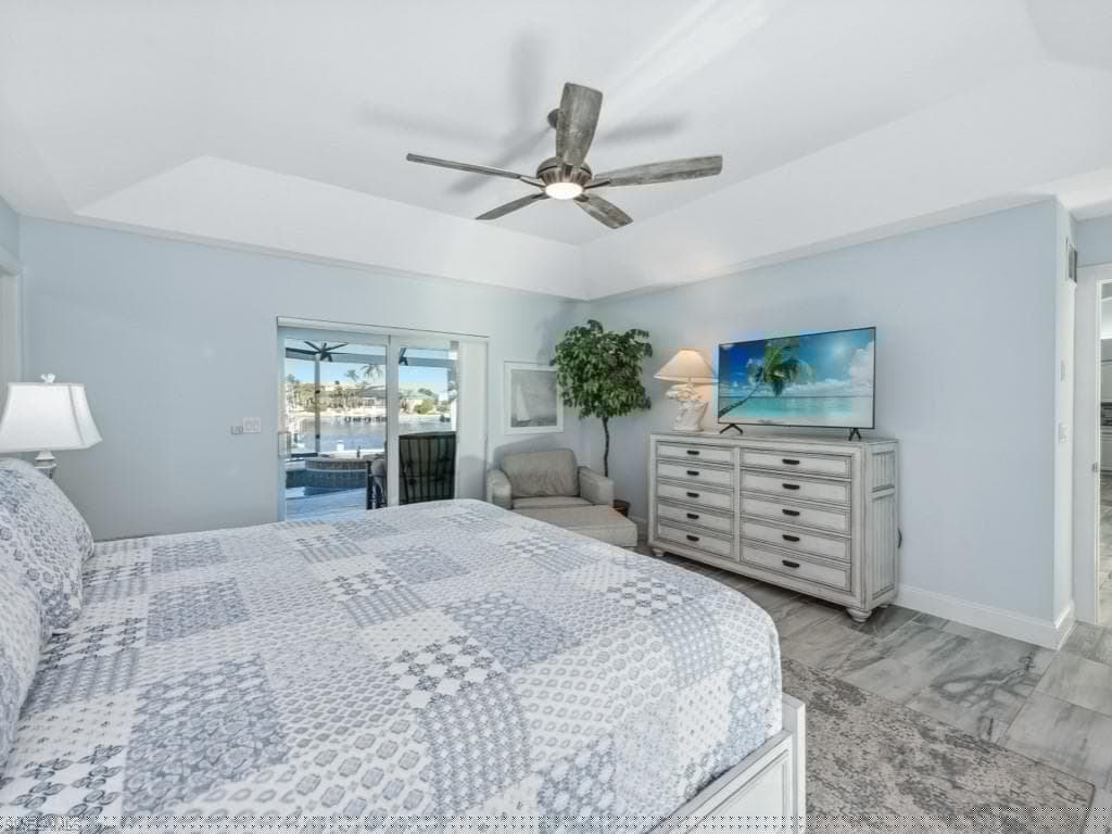 160 Seas Ct, Marco Island, FL 34145-13