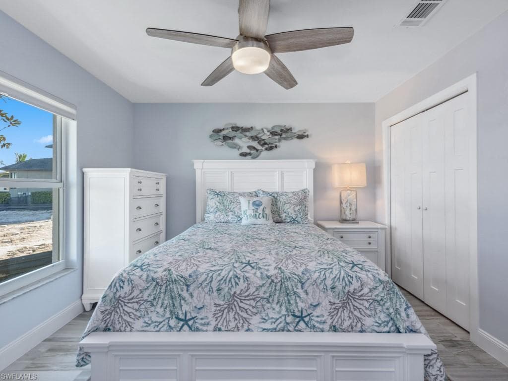160 Seas Ct, Marco Island, FL 34145-15