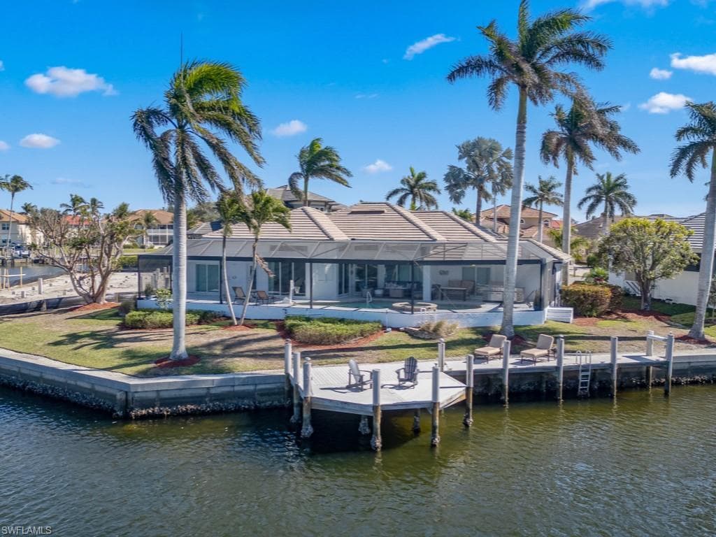 160 Seas Ct, Marco Island, FL 34145-1
