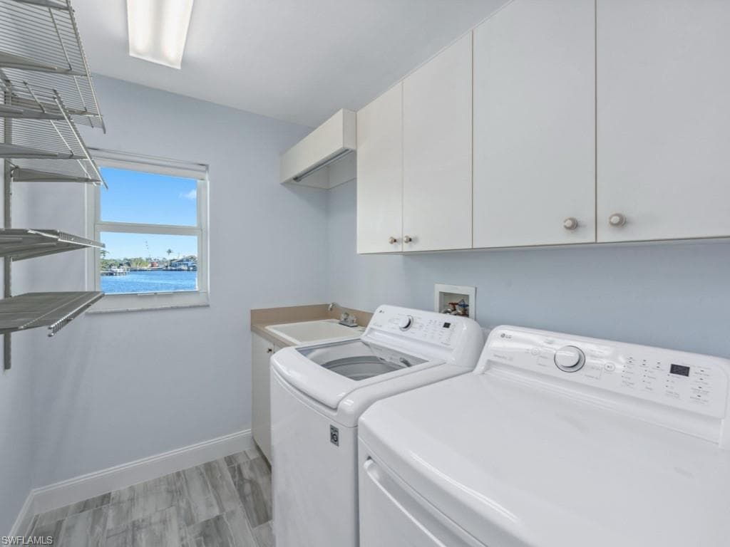 160 Seas Ct, Marco Island, FL 34145-20
