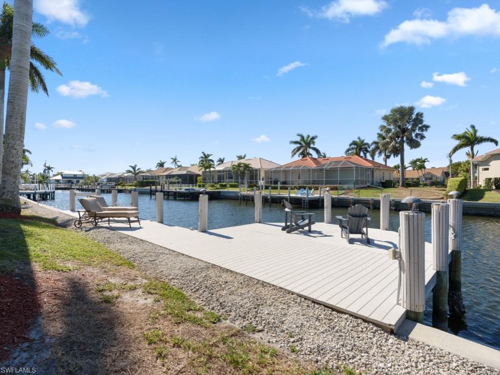 160 Seas Ct, Marco Island, FL 34145-21