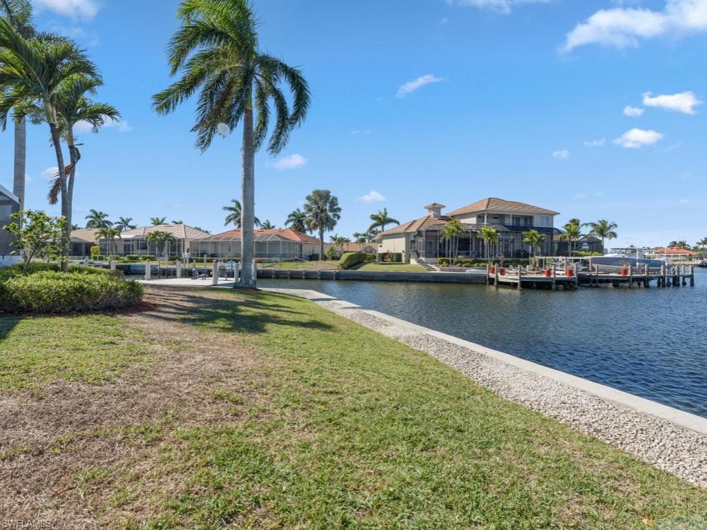 160 Seas Ct, Marco Island, FL 34145-31