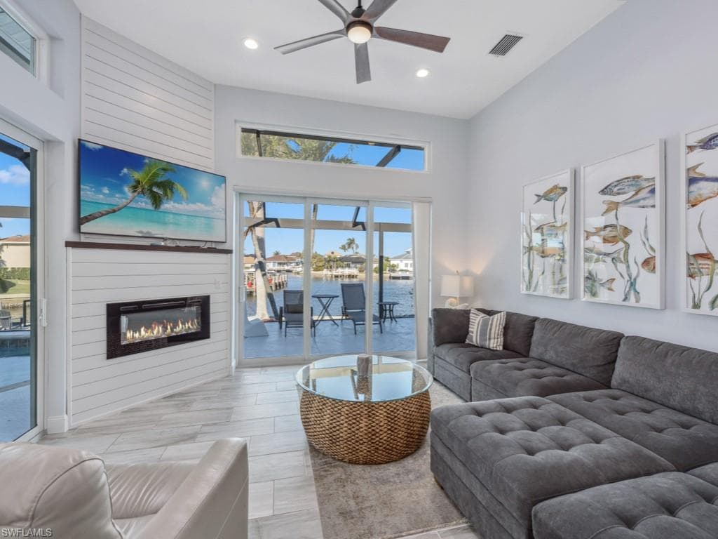 160 Seas Ct, Marco Island, FL 34145-35