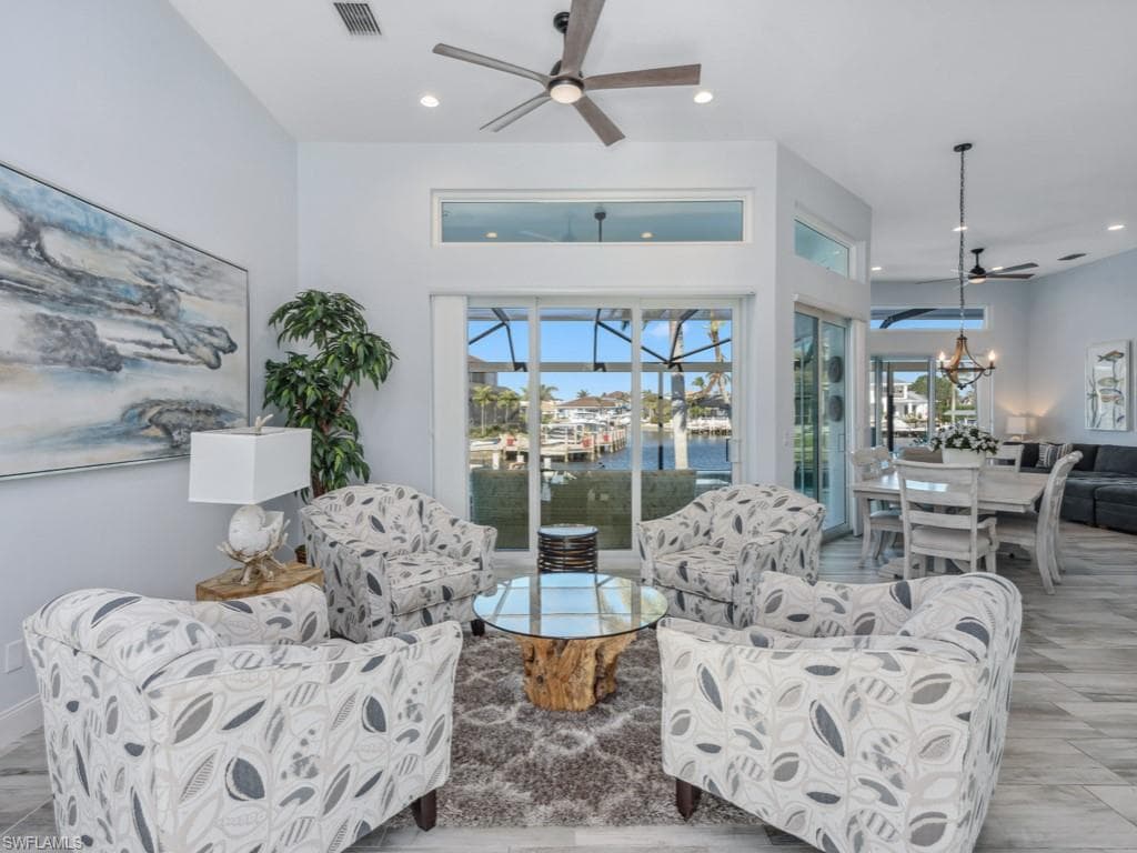 160 Seas Ct, Marco Island, FL 34145-37