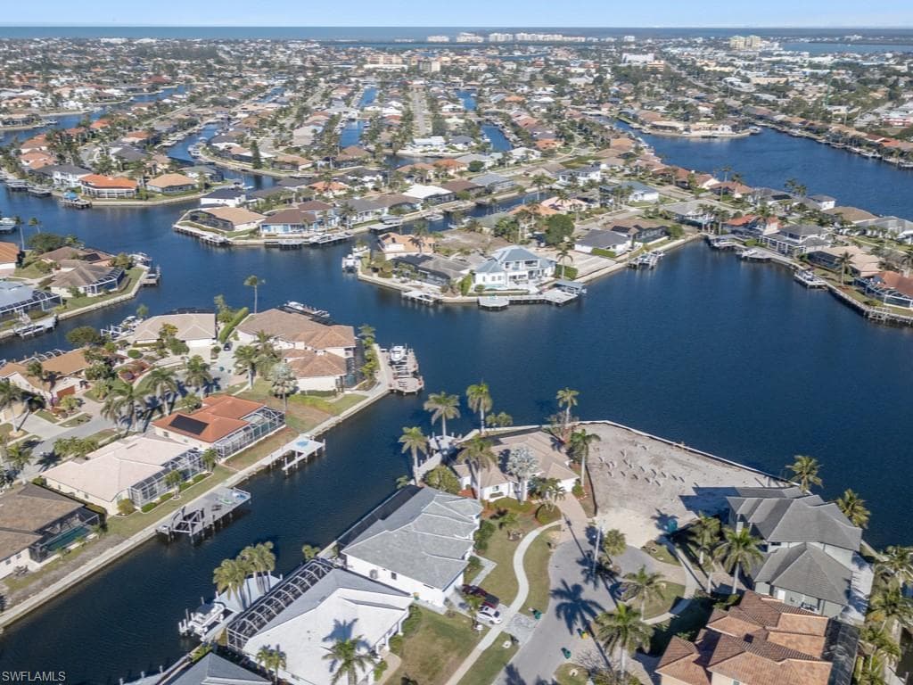 160 Seas Ct, Marco Island, FL 34145-40