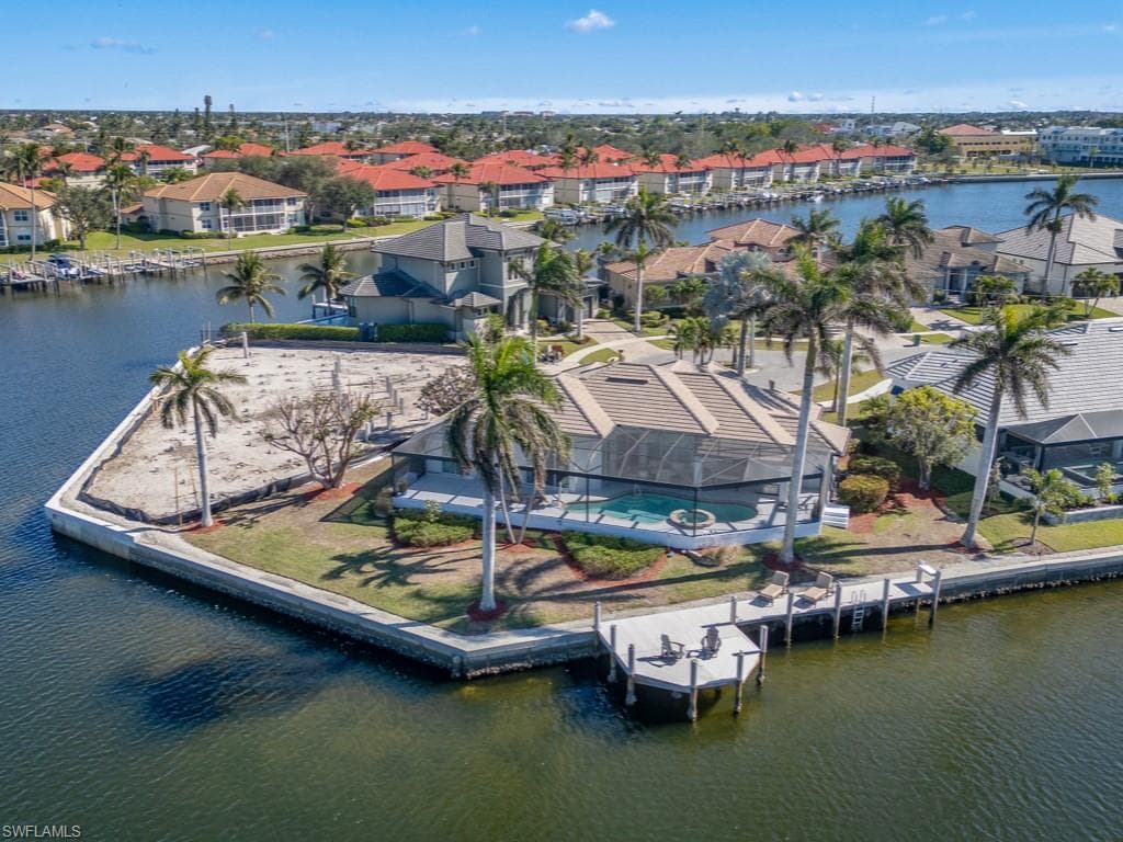 160 Seas Ct, Marco Island, FL 34145-41