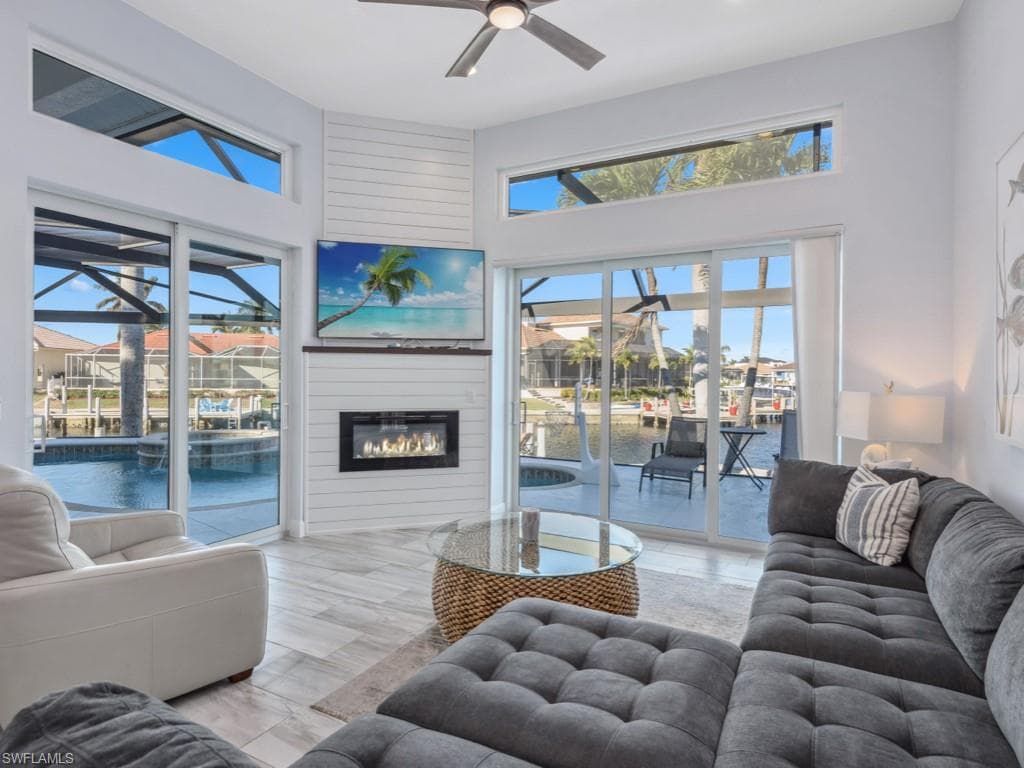 160 Seas Ct, Marco Island, FL 34145-6