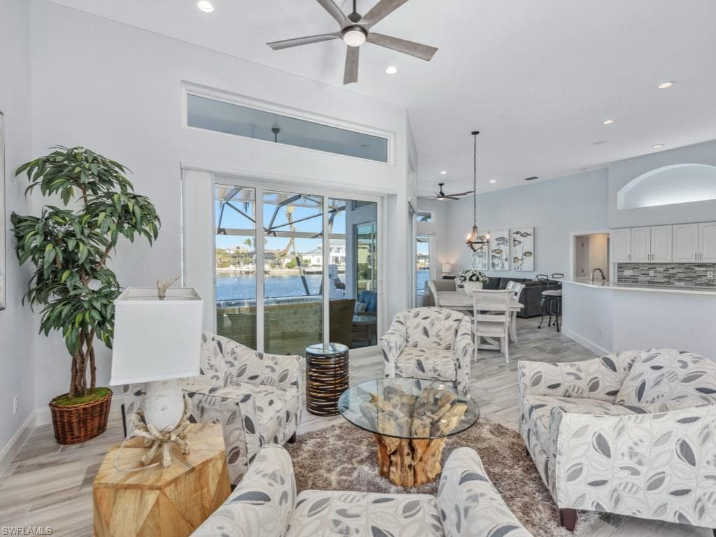 160 Seas Ct, Marco Island, FL 34145-8