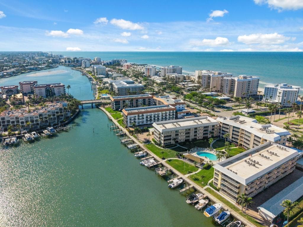 3000 Gulf Shore Blvd N 106, Naples, FL 34103-16