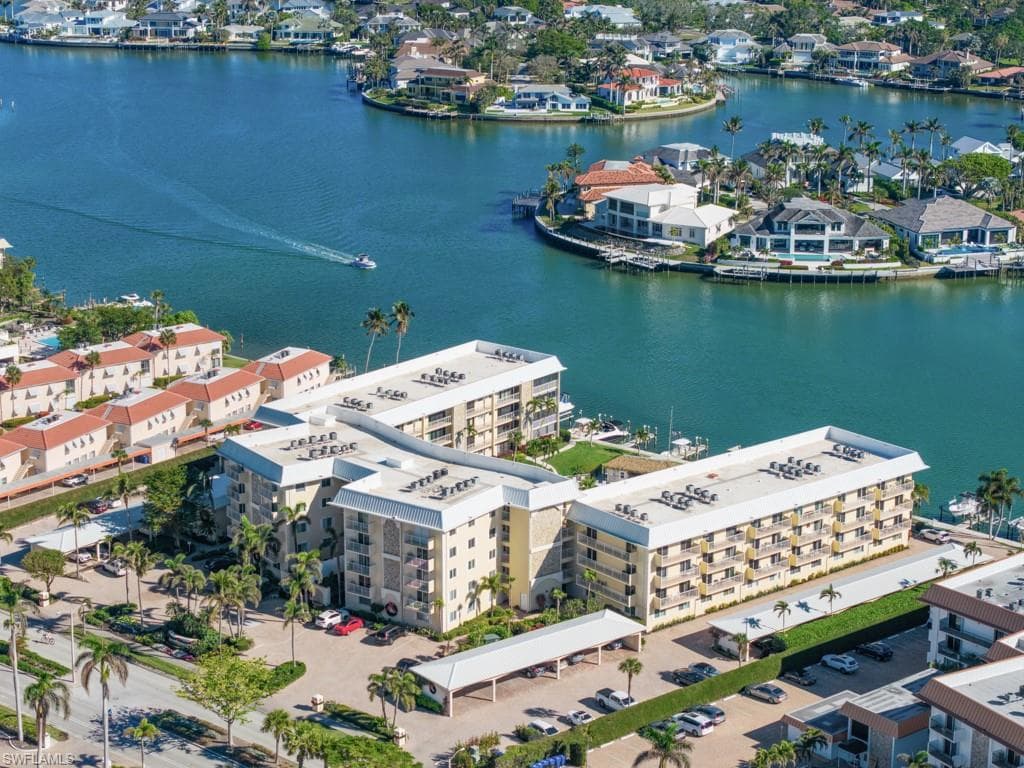 3000 Gulf Shore Blvd N 106, Naples, FL 34103-18