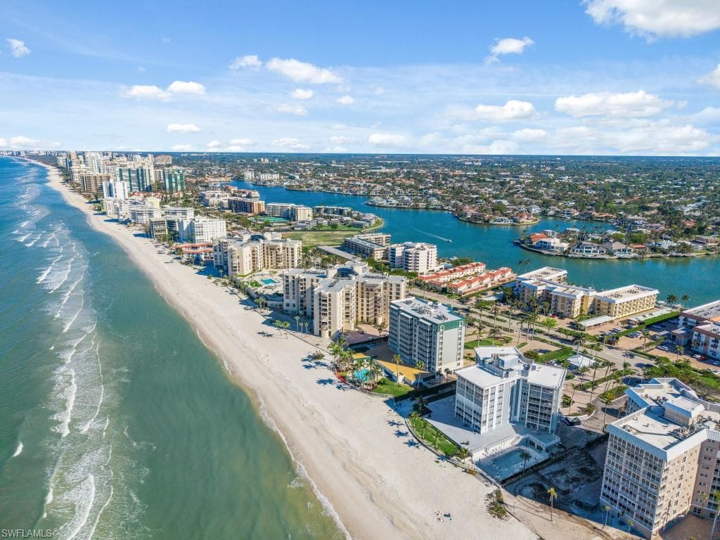 3000 Gulf Shore Blvd N 106, Naples, FL 34103-2