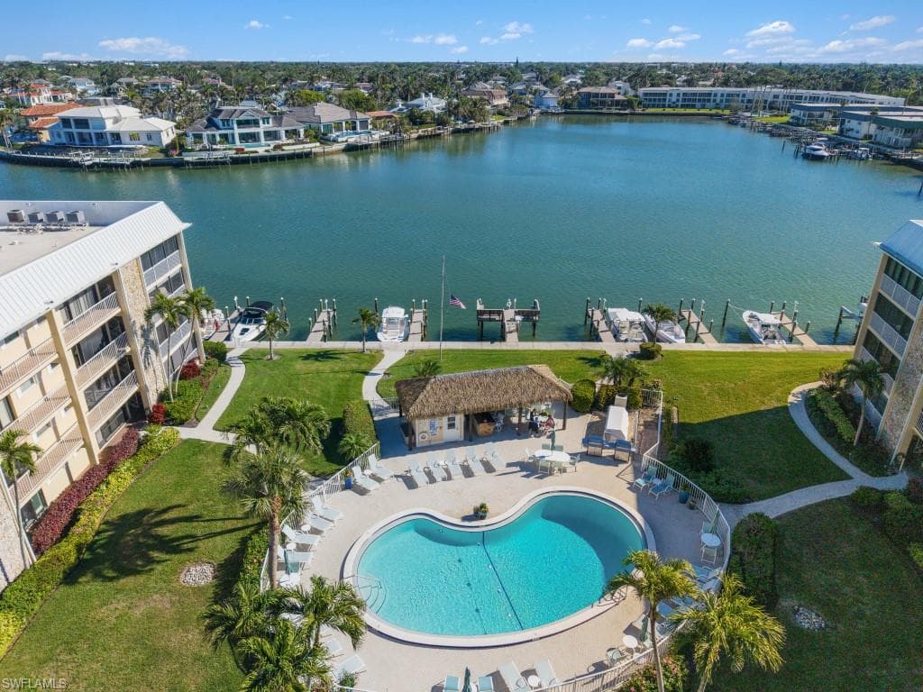 3000 Gulf Shore Blvd N 106, Naples, FL 34103-3