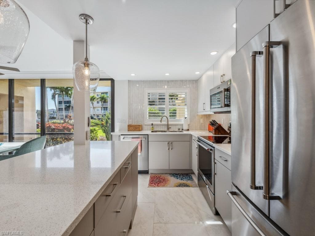 3000 Gulf Shore Blvd N 106, Naples, FL 34103-6