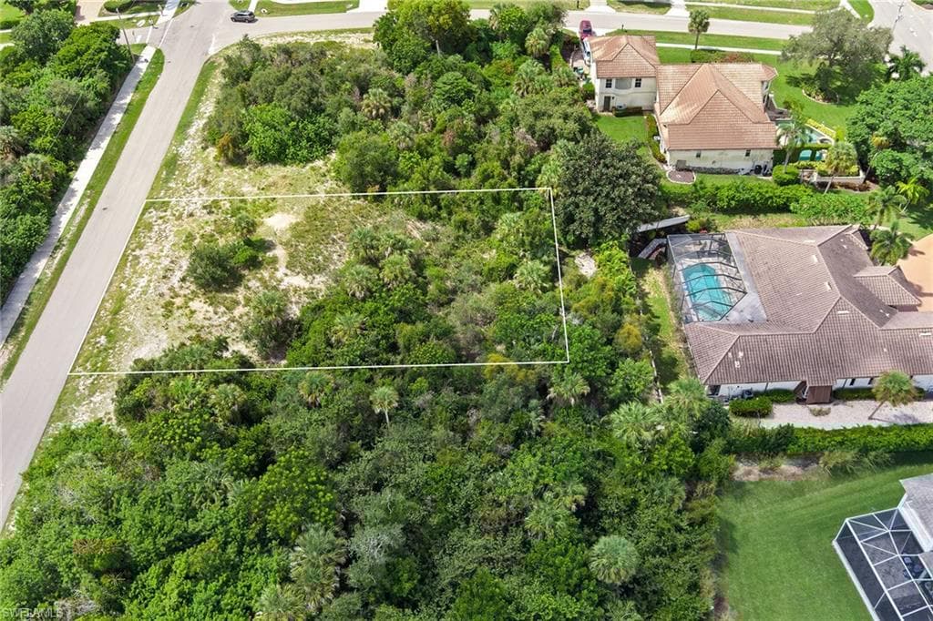 680 Inlet Dr, Marco Island, FL 34145-11