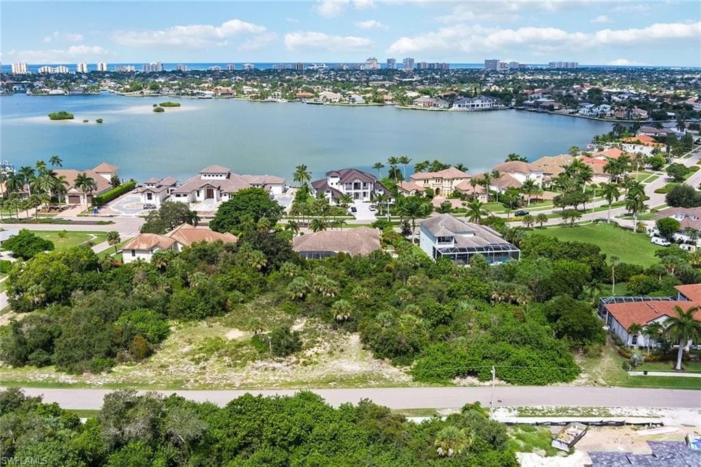 680 Inlet Dr, Marco Island, FL 34145-1