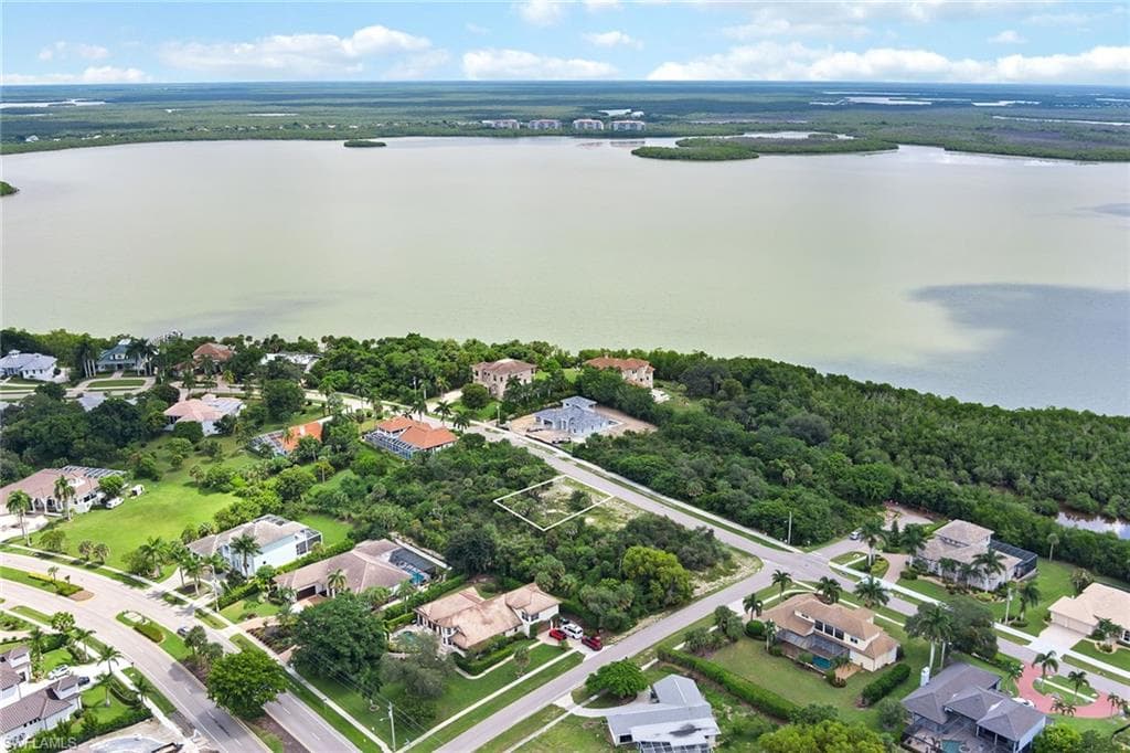 680 Inlet Dr, Marco Island, FL 34145-6
