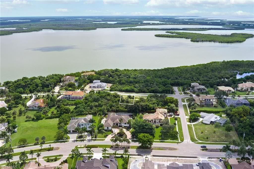 680 Inlet Dr, Marco Island, FL 34145-7
