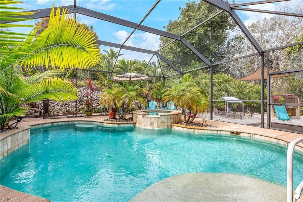 1862 Granada Dr, Marco Island, FL 34145-1