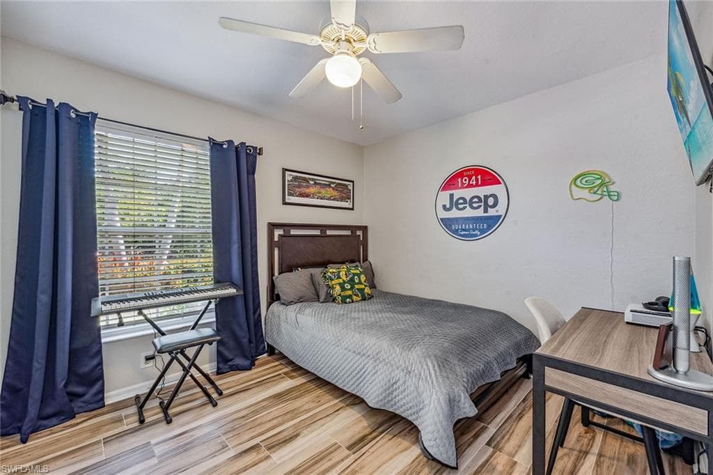 1862 Granada Dr, Marco Island, FL 34145-19