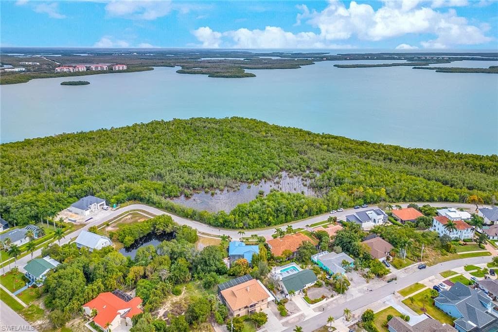 1862 Granada Dr, Marco Island, FL 34145-35