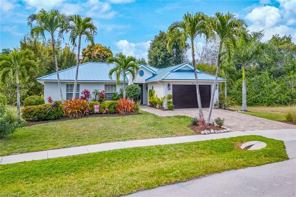 1862 Granada Dr, Marco Island, FL 34145-39