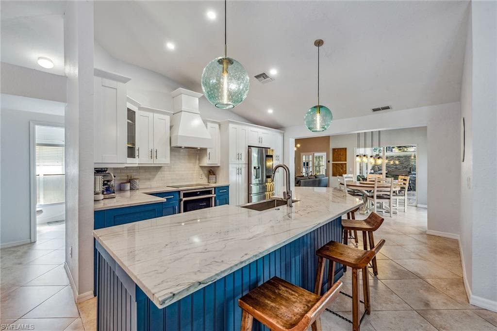 1862 Granada Dr, Marco Island, FL 34145-7