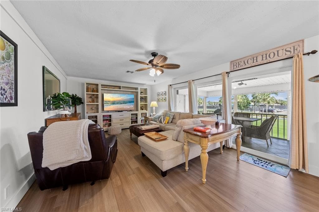 197 Harrison Rd 2, Naples, FL 34112-18