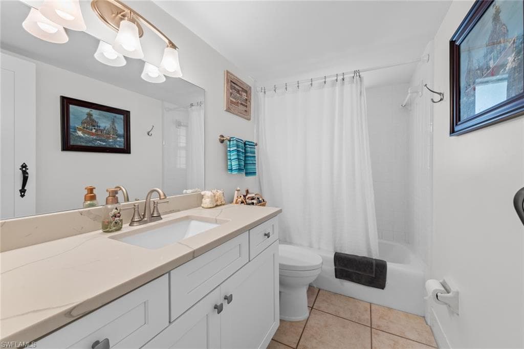 197 Harrison Rd 2, Naples, FL 34112-23