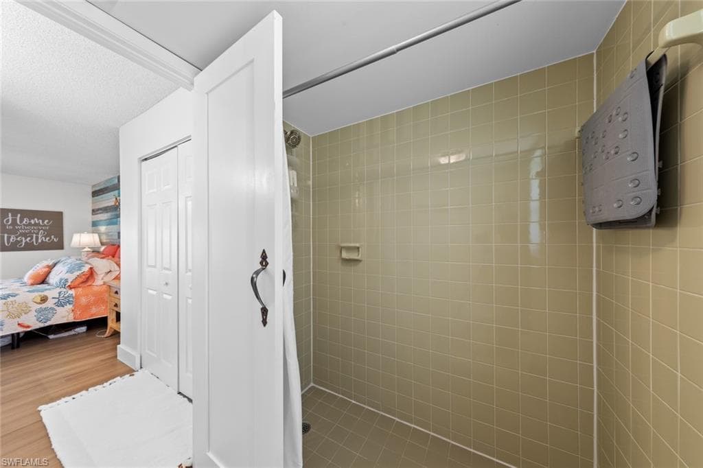 197 Harrison Rd 2, Naples, FL 34112-24