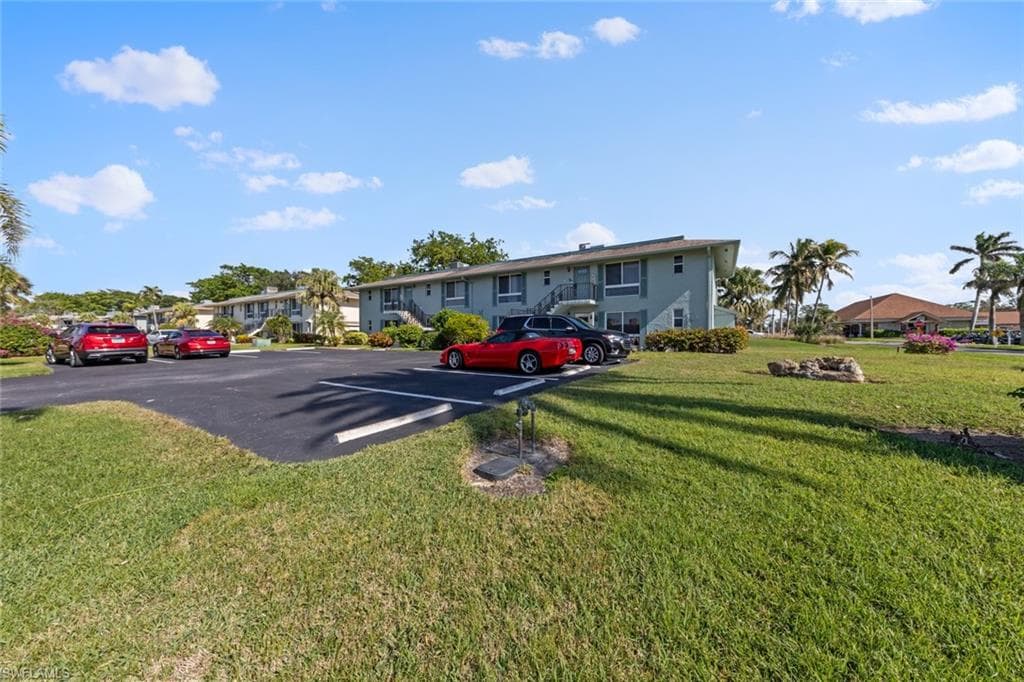 197 Harrison Rd 2, Naples, FL 34112-30