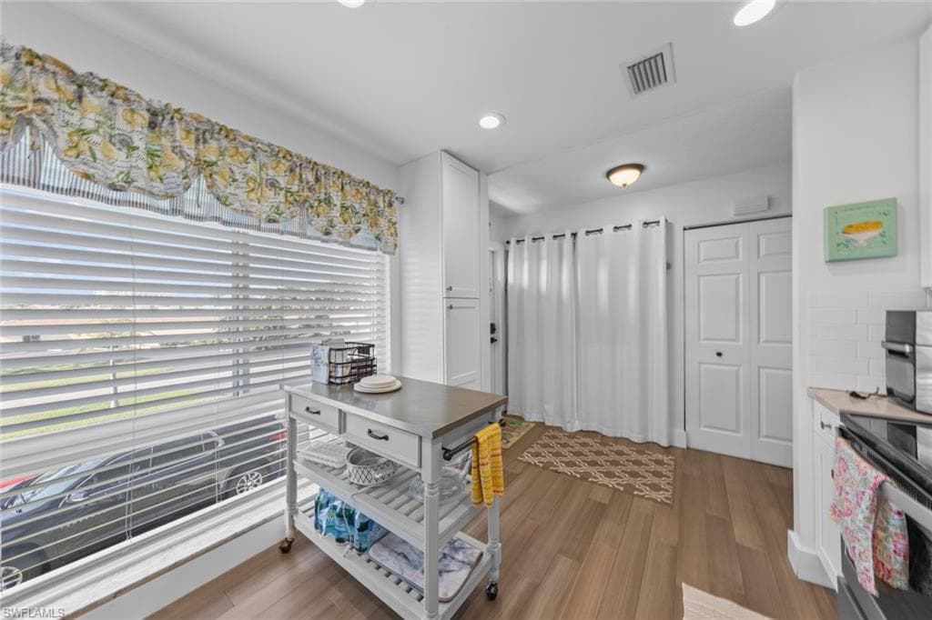 197 Harrison Rd 2, Naples, FL 34112-4