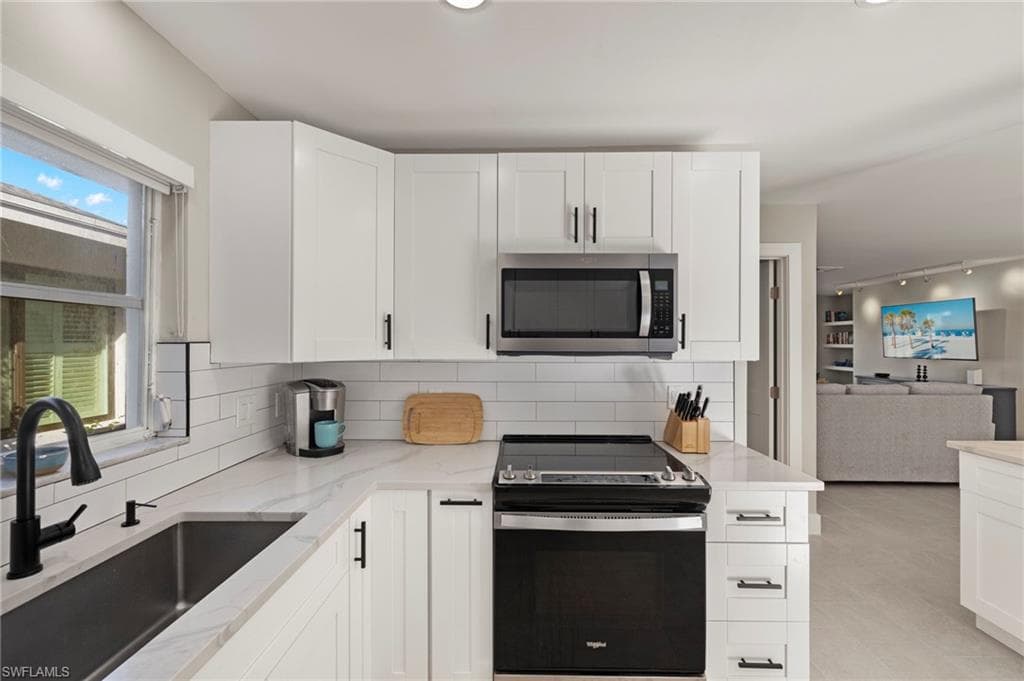 7 Crooked Ln, Naples, FL 34112-8