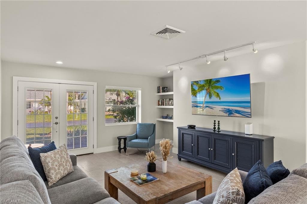 7 Crooked Ln, Naples, FL 34112-2