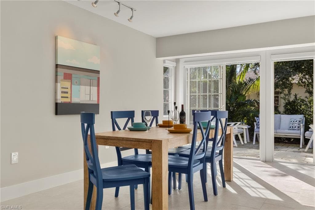 7 Crooked Ln, Naples, FL 34112-3